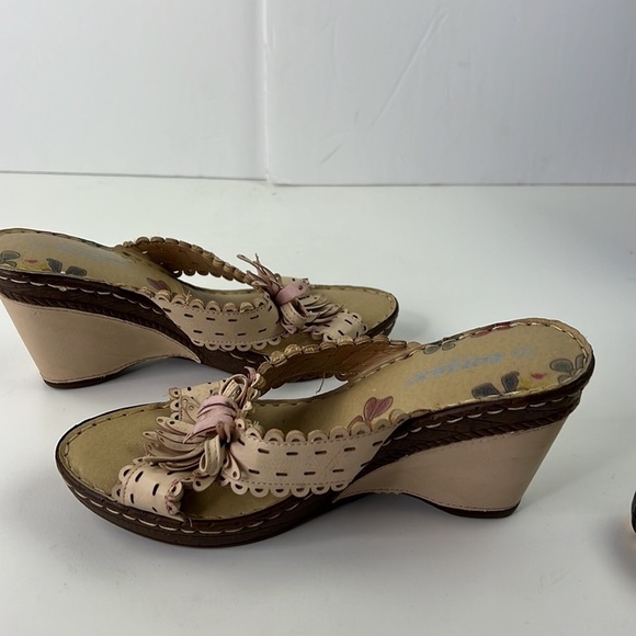 Soflex Italy Leather Applique Wedges - Picture 5 of 9